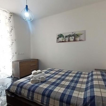 Tra Centro E Mare - Intero Appartamento Con Parcheggio سافونا المظهر الخارجي الصورة