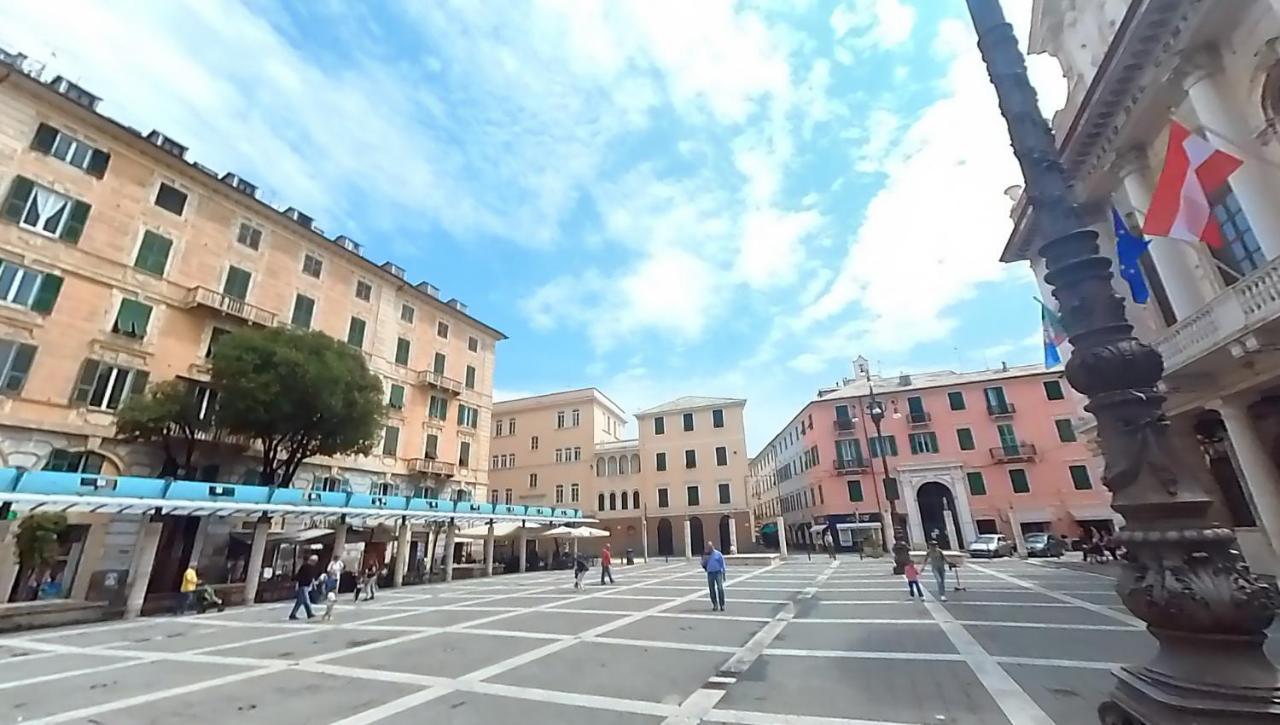 Tra Centro E Mare - Intero Appartamento Con Parcheggio سافونا المظهر الخارجي الصورة